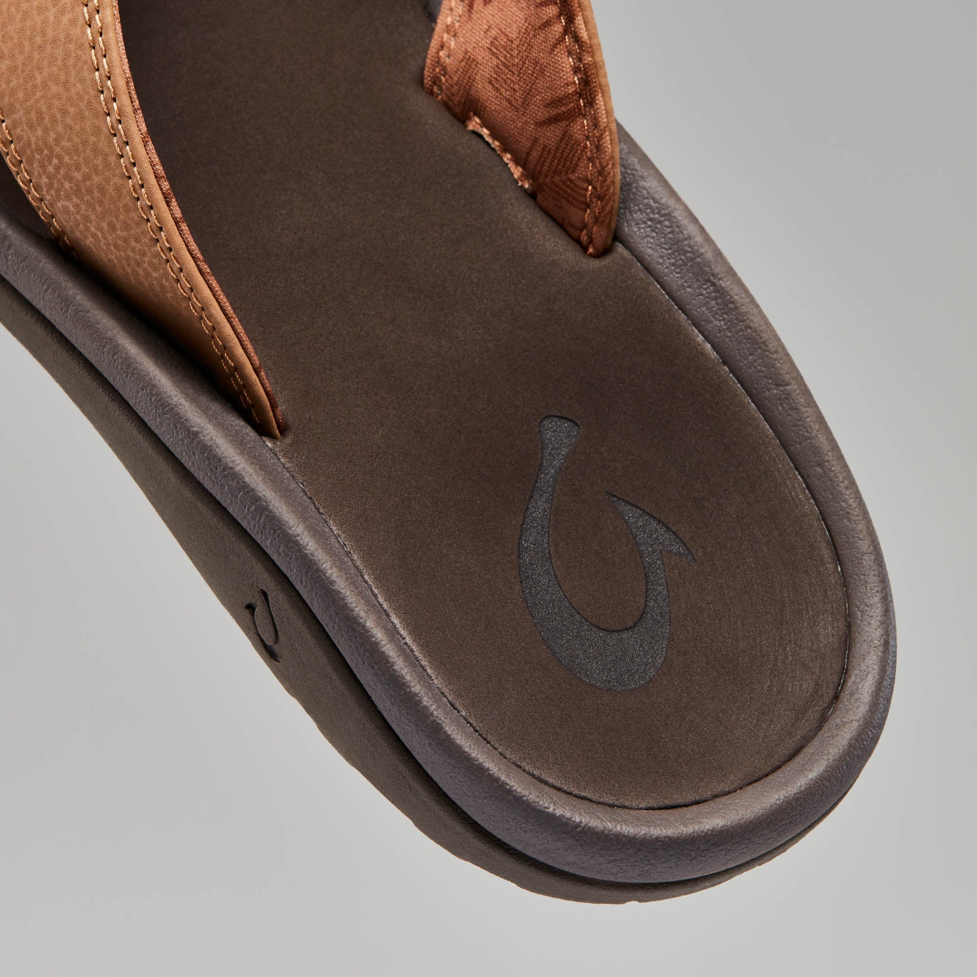 ohana Ohana Men's Best Selling Beach Sandals - Tan / Dark Java | OluKai