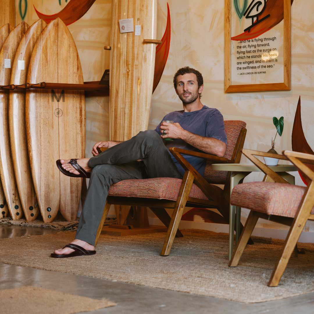 Mea Ola Men's Leather Beach Sandals - Dark Java | OluKai – OluKai