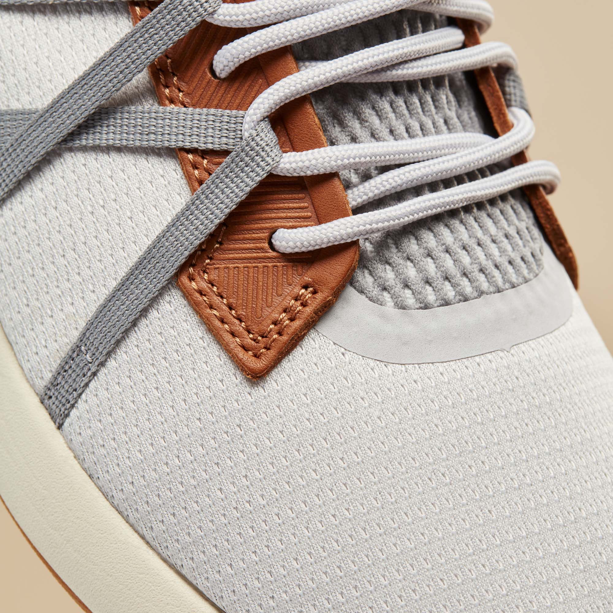 ミイ Mio Lī Men's Athletic Shoes - Mist Grey / Poi | OluKai