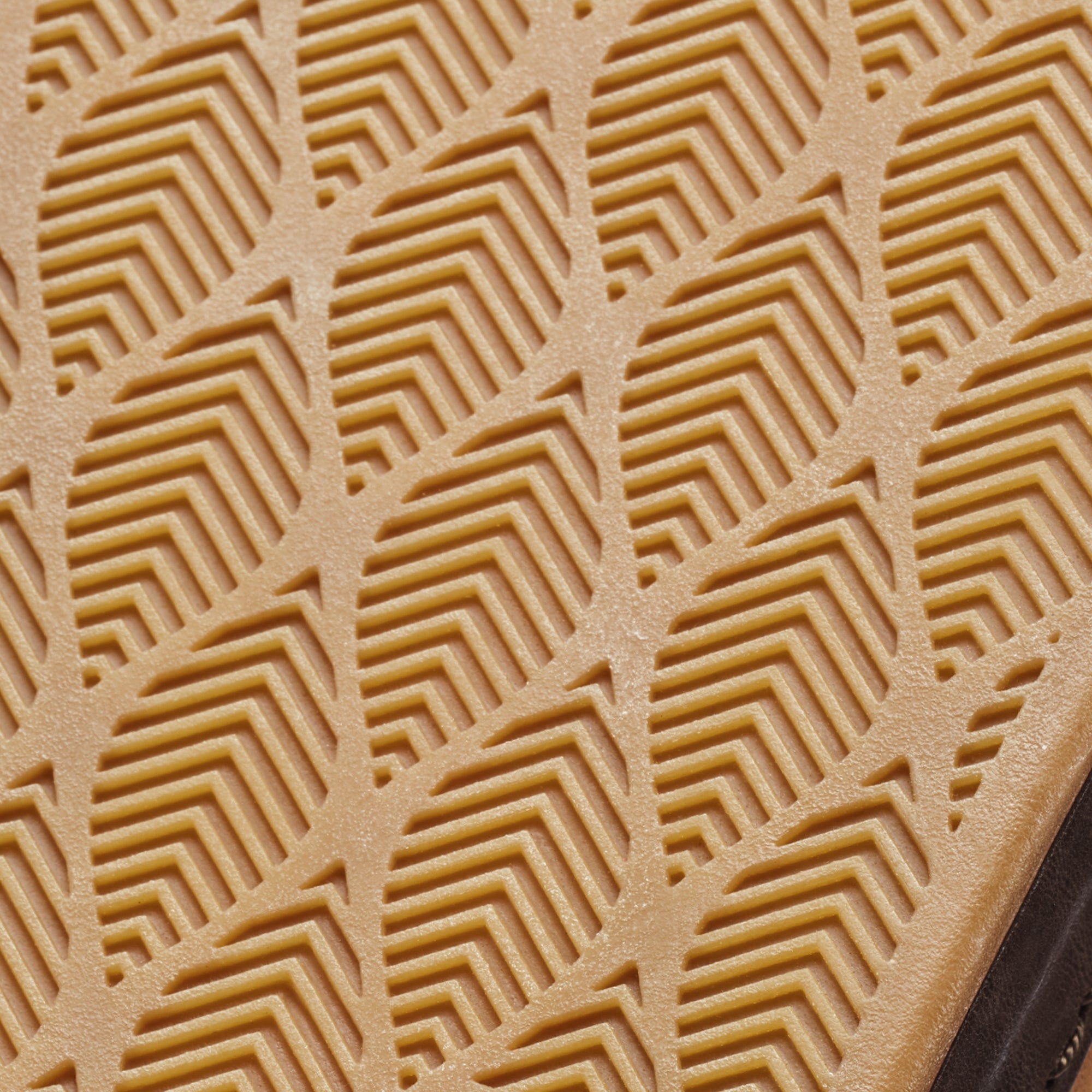 Kuʻu - Toffee / Dark Java | OluKai – OluKai Canada