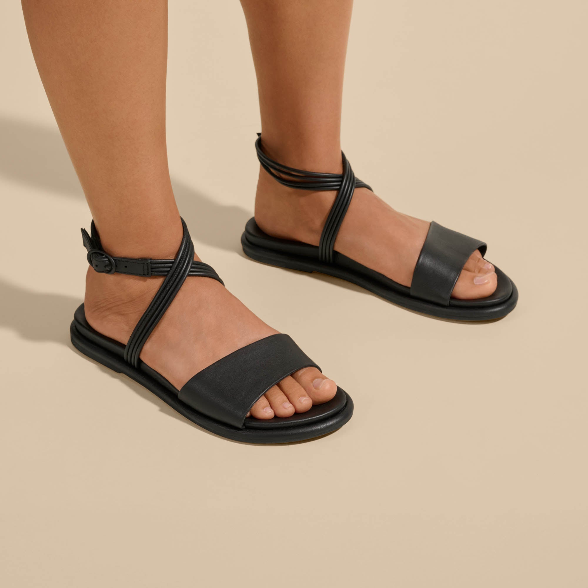 Tiare Wrap Women's Leather Sandals - Black | OluKai – OluKai Canada