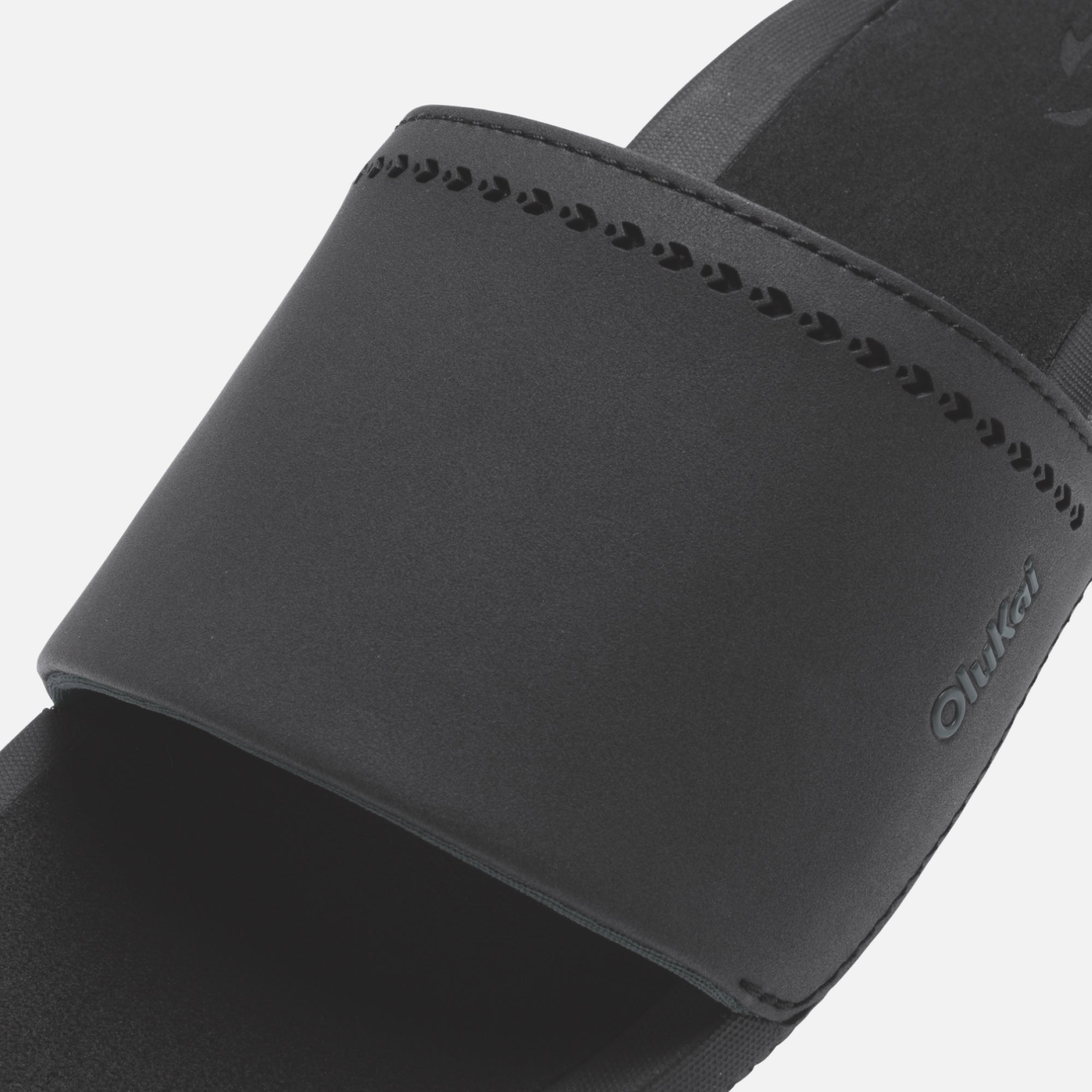 Ulele Slide - Black / Black – OluKai Canada
