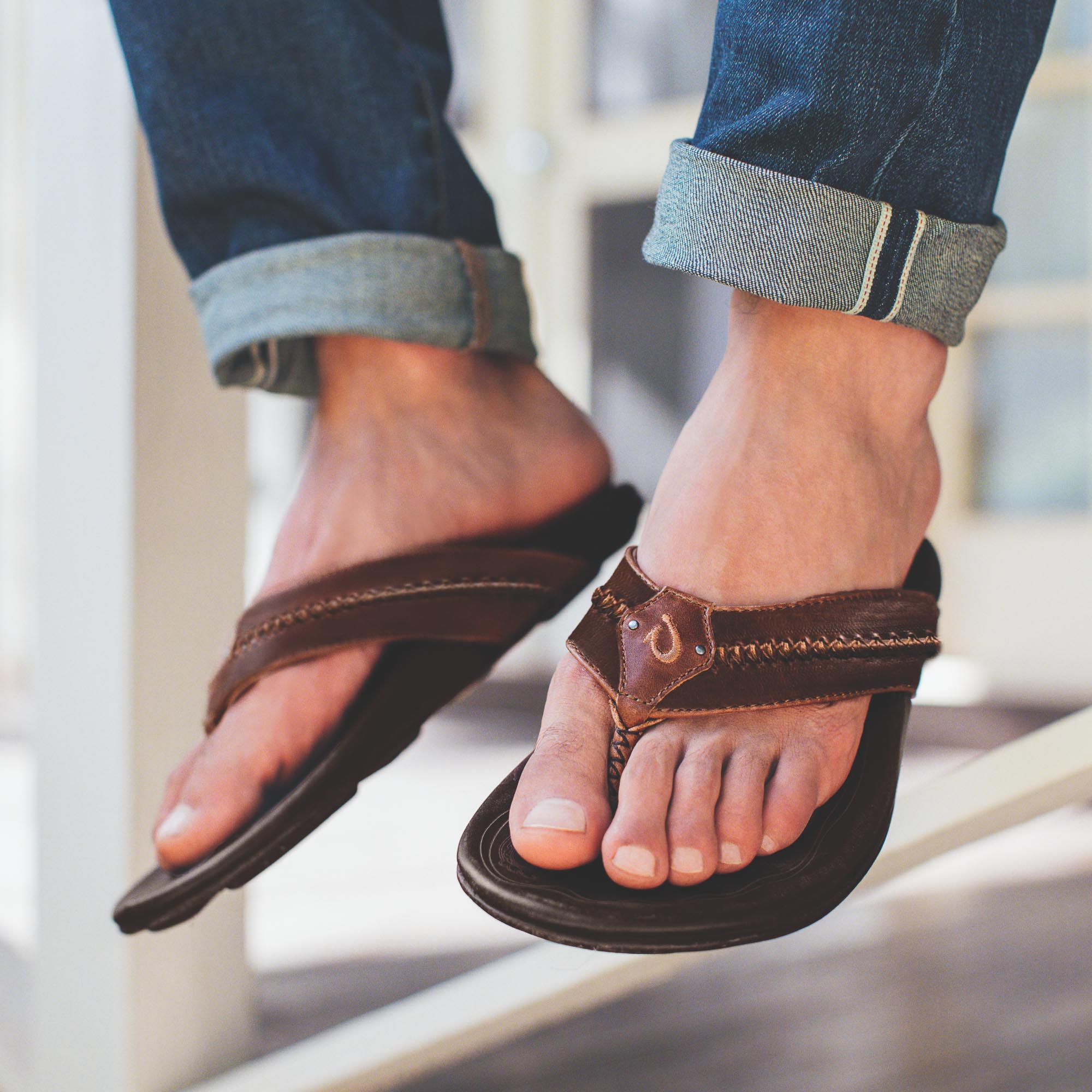Mea Ola Men's Leather Sandals - Tan / Dark Java | OluKai – OluKai