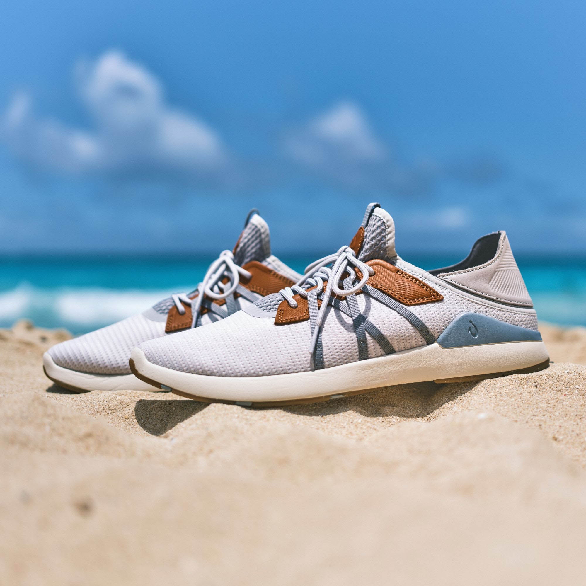 ミイ Mio Lī Men's Athletic Shoes - Mist Grey / Poi | OluKai