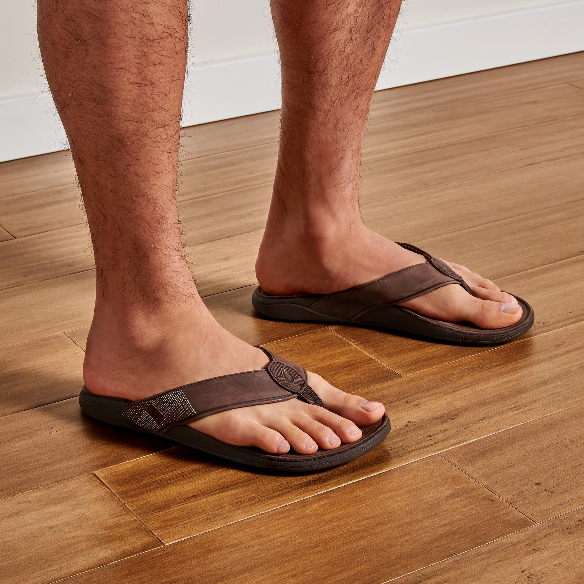 OluKai Canada Men's Sandals, Flip Flops, & Slides